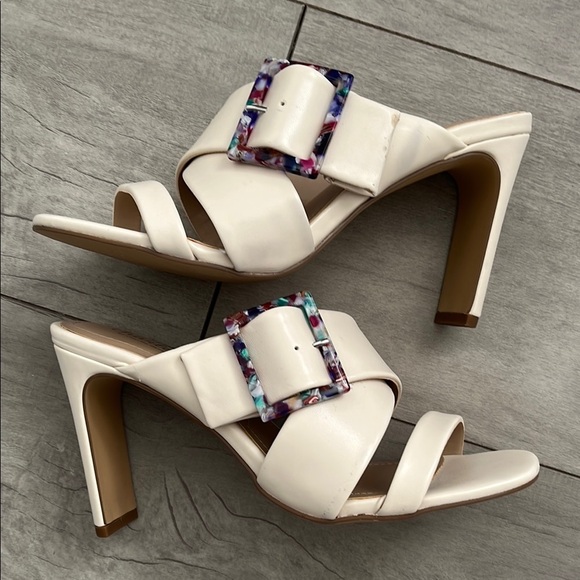 CHARLES DAVID NWOT Cream Heeled Gleam Sandals with Multicolor Buckle, Size 8 - Picture 9 of 10